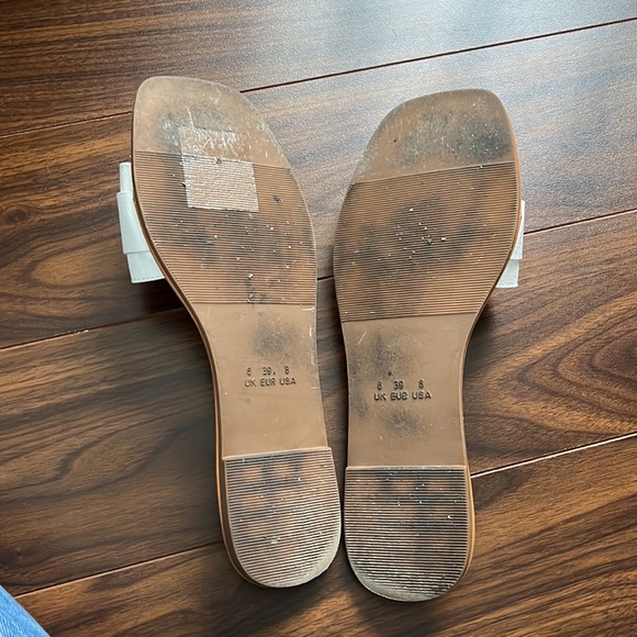 Trendy H-design sandals - Picture 2 of 6